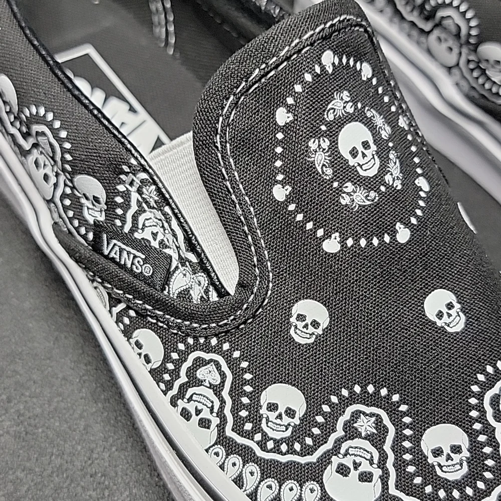 Vans Bandana Skull Classic Slip-On Shoes Women's 8.5 LAST ONE LEFT!!! - Picture 9 of 11